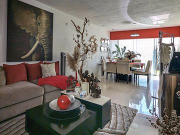 En venta Residencia en Rinconada Santa Rita