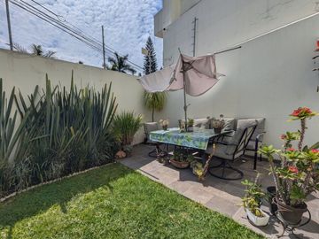 En venta Residencia en Rinconada Santa Rita