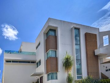 En venta Residencia en Rinconada Santa Rita