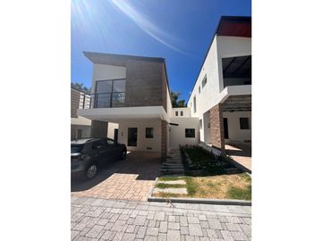 CASA DE 4 HABITACIONES EN VENTA  EN EL VALLE  CERCA DE LA ESPE