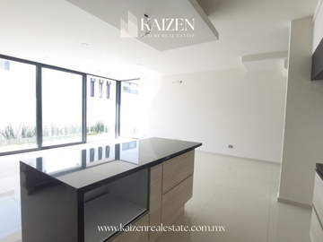 CASA EN VENTA, BOSQUES VALLARTA.