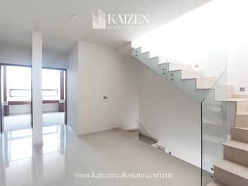 CASA EN VENTA, BOSQUES VALLARTA.