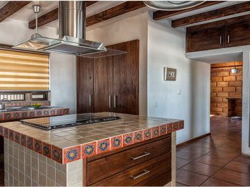 Residencia en Venta en Vista Real Country Club, Estilo Mexicano Contemporáneo