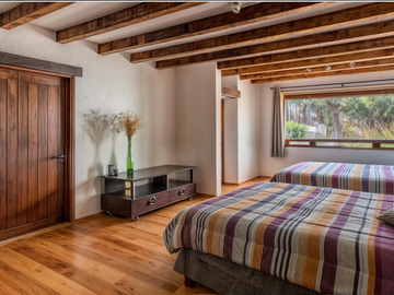 Residencia en Venta en Vista Real Country Club, Estilo Mexicano Contemporáneo