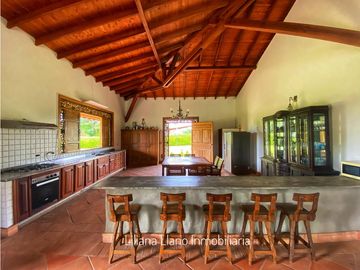 VENTA HERMOSA FINCA O FINCA HOTEL MONTENEGRO