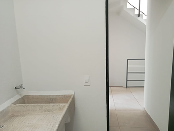 PUEDE SER DE TU FAMILIA,  CASA EN VENTA COTO ARBORETO EN TESISTÁN.