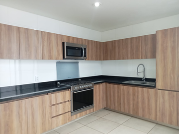 PUEDE SER DE TU FAMILIA,  CASA EN VENTA COTO ARBORETO EN TESISTÁN.