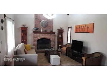 Hermosa casa en Pinamar con pileta  LIBRE 1º ENEY 1º FEB