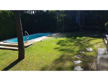 Hermosa casa en Pinamar con pileta  LIBRE 1º ENEY 1º FEB
