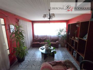 Casa en Venta en Casa esquina en Cerro O´Higgins