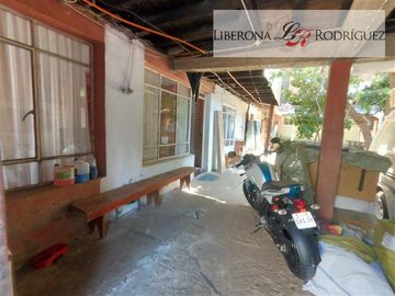 Casa en Venta en Casa esquina en Cerro O´Higgins
