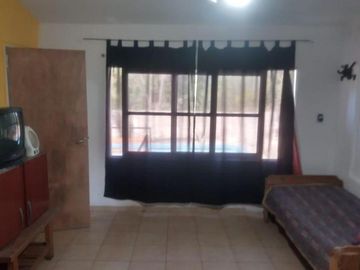 REF : 1872  2 CASAS MAS DEP CON PISINA EN VENTA EN TANTI. A DOS CUADRAS DE R 28