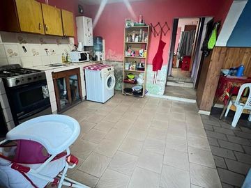 REF : 1872  2 CASAS MAS DEP CON PISINA EN VENTA EN TANTI. A DOS CUADRAS DE R 28