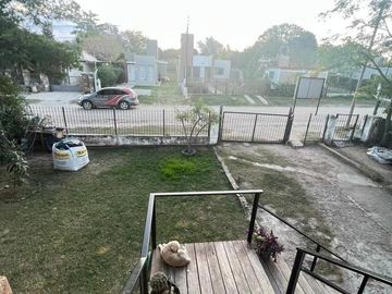 REF : 1872  2 CASAS MAS DEP CON PISINA EN VENTA EN TANTI. A DOS CUADRAS DE R 28