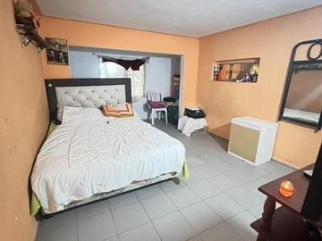 REF : 1872  2 CASAS MAS DEP CON PISINA EN VENTA EN TANTI. A DOS CUADRAS DE R 28