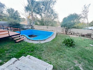 REF : 1872  2 CASAS MAS DEP CON PISINA EN VENTA EN TANTI. A DOS CUADRAS DE R 28