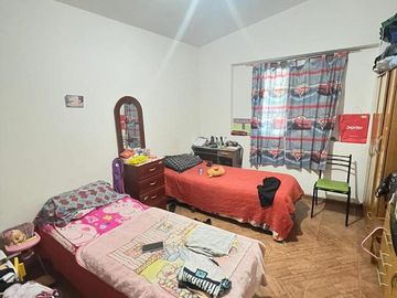 REF : 1872  2 CASAS MAS DEP CON PISINA EN VENTA EN TANTI. A DOS CUADRAS DE R 28