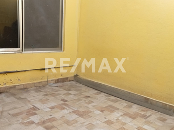 Bonita casa en venta, en Candiles - (3)