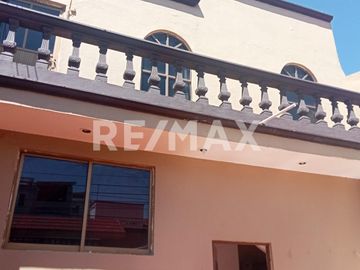 Bonita casa en venta, en Candiles - (3)