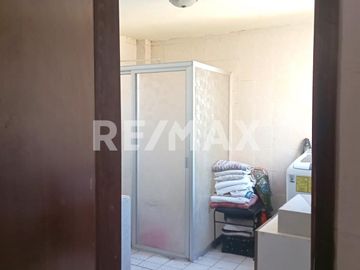 Bonita casa en venta, en Candiles - (3)