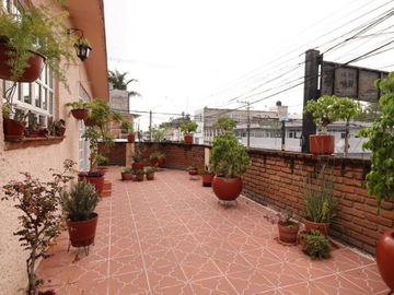 FERRETERIA EXITOSA EN VENTA CON CASA ANEXA SOBRE AV. SIERVO DE LA NACIÓN, MORELIA.
