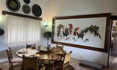 Casa con Alberca y 6 recámaras en  el centro de Tequisquiapan, Querétaro