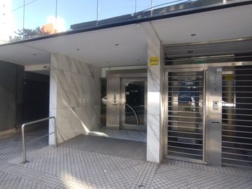 Venta/Financiación Departamento Un Dormitorio Categoria Cochera Opcional. Centro