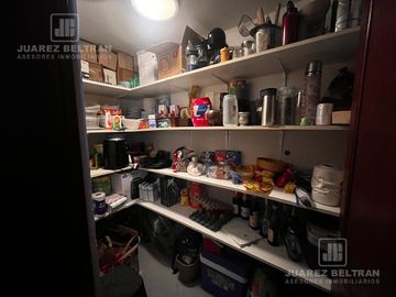 Venta - Casa de 3 dormitorios con cochera y pileta - Guayaquil 1010 - Villa Allende