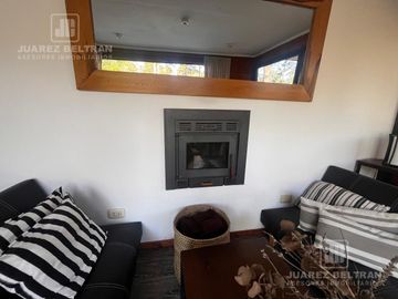 Venta - Casa de 3 dormitorios con cochera y pileta - Guayaquil 1010 - Villa Allende