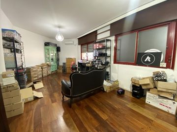 Casa-Terreno de 4 ambientes en Paternal