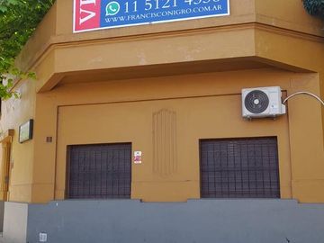 Casa-Terreno de 4 ambientes en Paternal