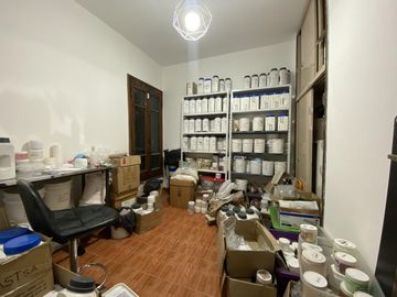 Casa-Terreno de 4 ambientes en Paternal