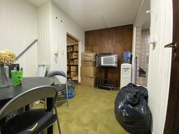 Casa-Terreno de 4 ambientes en Paternal
