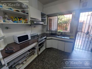 Casa 4 ambientes en venta en  Quilmes
