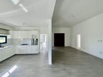 Casa en Venta en El Naudir - 6 ambientes - Piscina
