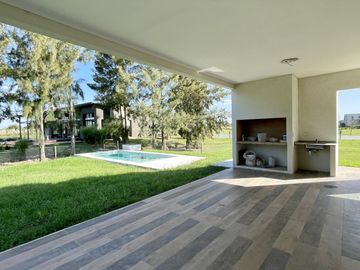 Casa en Venta en El Naudir - 6 ambientes - Piscina