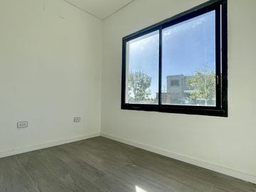 Casa en Venta en El Naudir - 6 ambientes - Piscina