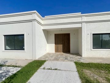 Casa en Venta en El Naudir - 6 ambientes - Piscina