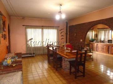 CHALET -LOTE 1060 m2