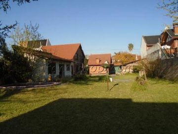 CHALET -LOTE 1060 m2