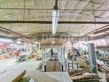 VENTA CON RENTA Nave industrial 1200 M2 con gas industrial - Florida Oeste