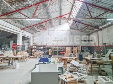 VENTA CON RENTA Nave industrial 1200 M2 con gas industrial - Florida Oeste