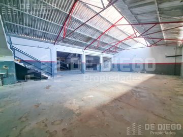 VENTA CON RENTA Nave industrial 1200 M2 con gas industrial - Florida Oeste