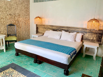 CASA EN VENTA MERIDA, EN ESQUINA CENTRO