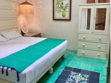 CASA EN VENTA MERIDA, EN ESQUINA CENTRO