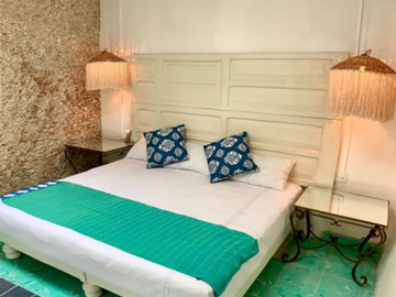 CASA EN VENTA MERIDA, EN ESQUINA CENTRO