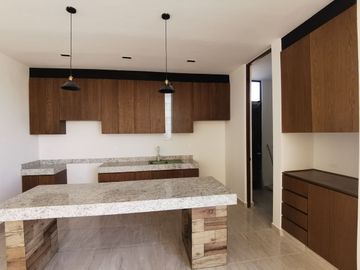 CASA EN VENTA MÉRIDA, PRIVADA EN ZONA NORTE