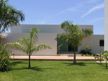 CASA EN VENTA MÉRIDA, AL NORTE DE LA CIUDAD CHOLUL ZONA DE PLUSVALIA Y SERVICIOS
