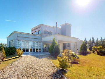 Casa en Countries/B.Cerrado (La Plata)