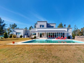 Casa en Countries/B.Cerrado (La Plata)